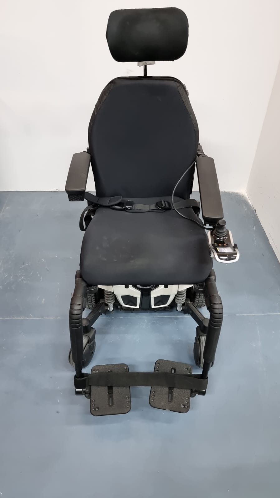 Quantum Edge 2.0 with Electric Recline and Head Support 